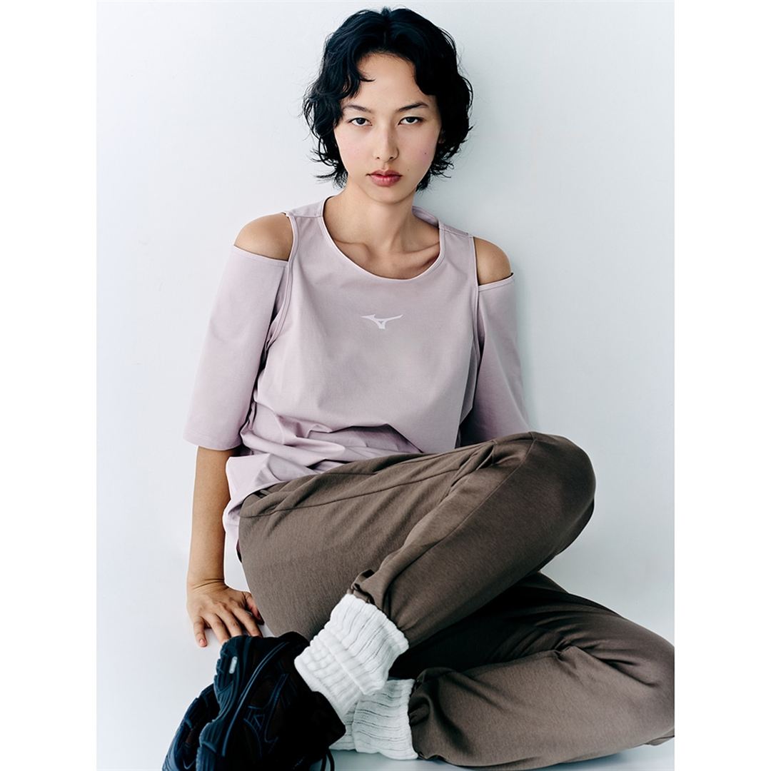 【ミズノ直営限定】カットアウトデザインTシャツ グレイッシュピンク S