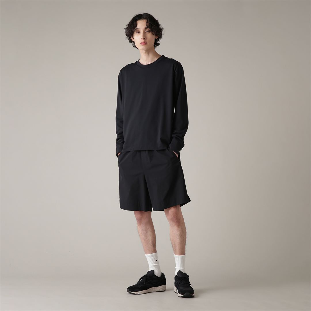 ブラック