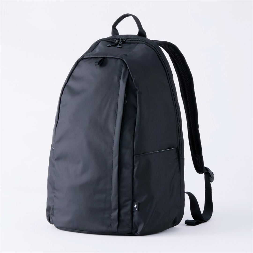 バックパック18L ブラック