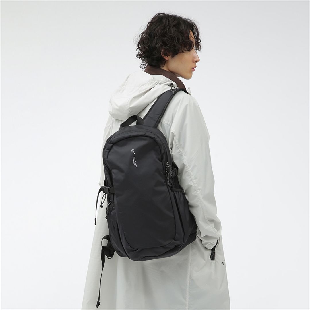 【MARGARET HOWELL】バックパック25L ブラック
