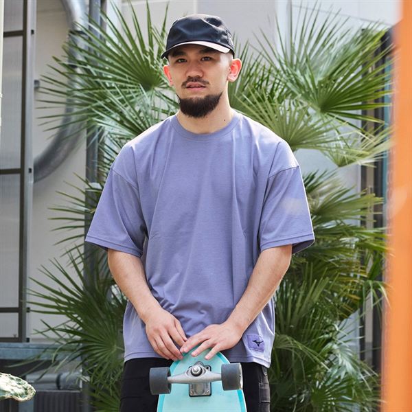 ルーズフィットTシャツ