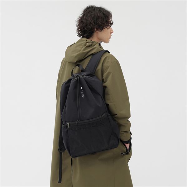 【MARGARET HOWELL】ドローストリングバックパック(27L)