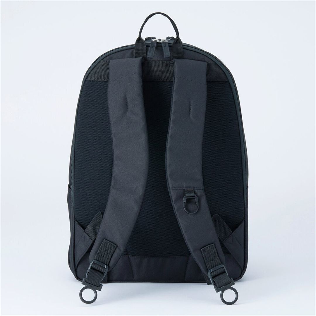 COLOREバックパック22L ブラック