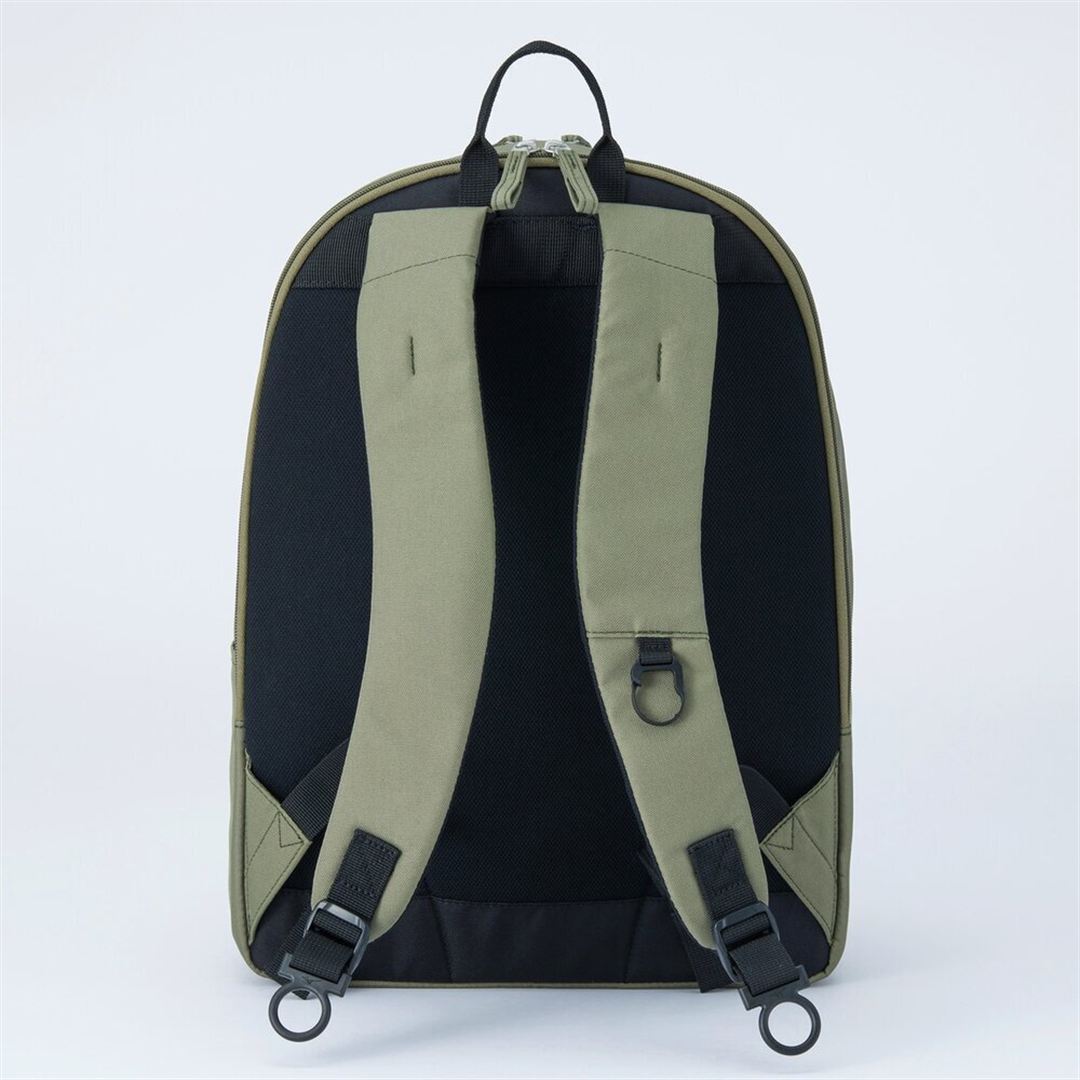 COLOREバックパック22L オリーブ