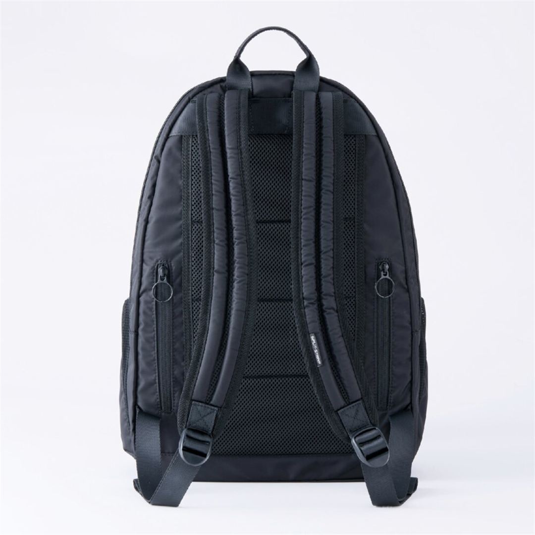 バックパック18L ブラック