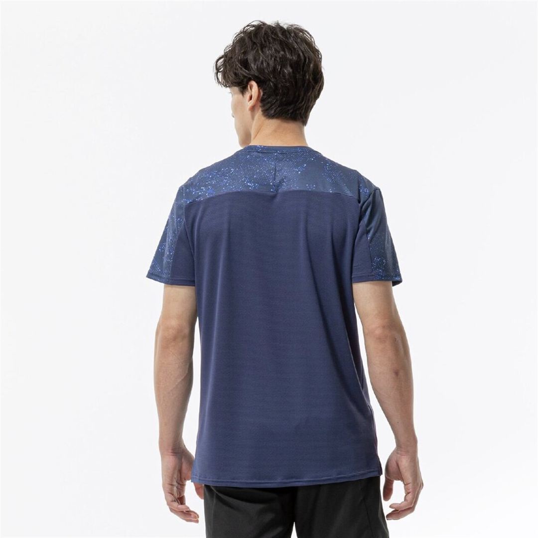 【汗処理／通気】ドライエアロフローグラフィックTシャツ エステートブルー S