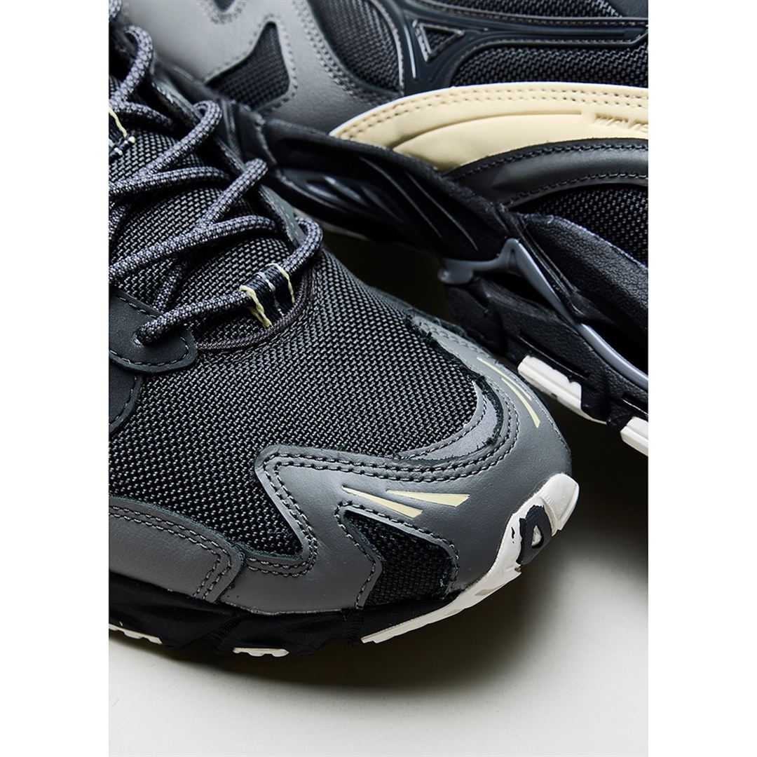 【ミズノ直営店限定】WAVE RIDER 10 CORDURA ブラック×ブラック×ベージュ 30.0