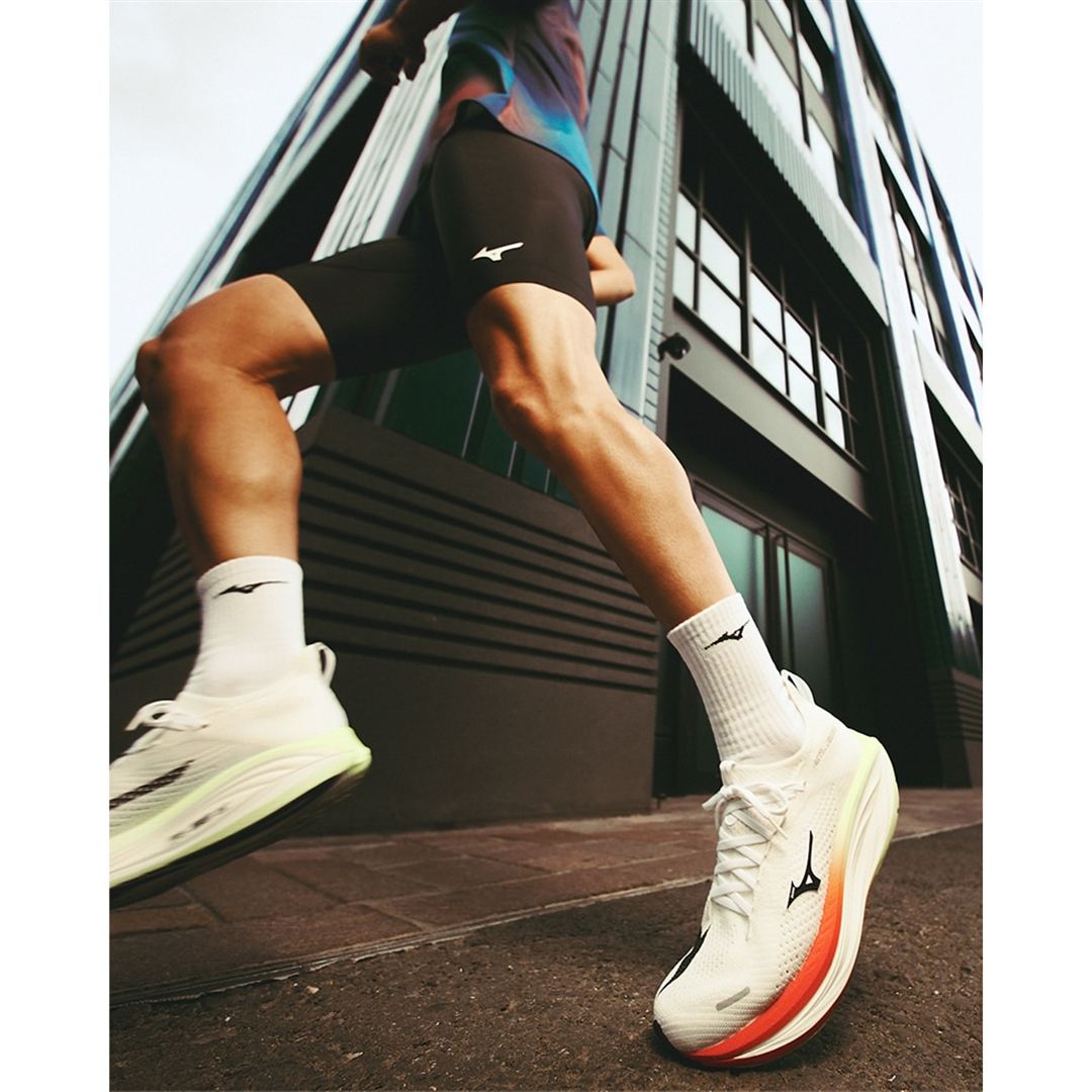 MIZUNO NEO VISTA3(スピードワーク／テンポ走) ホワイト×ブラック×オレンジ 28.0