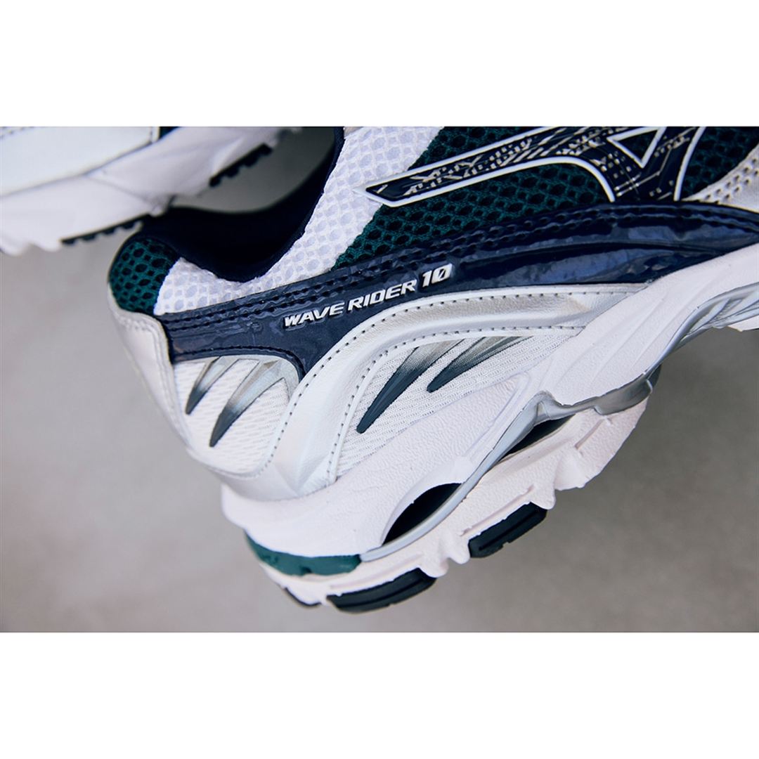 WAVE RIDER 10 ホワイト×ブラック×グリーン 29.5