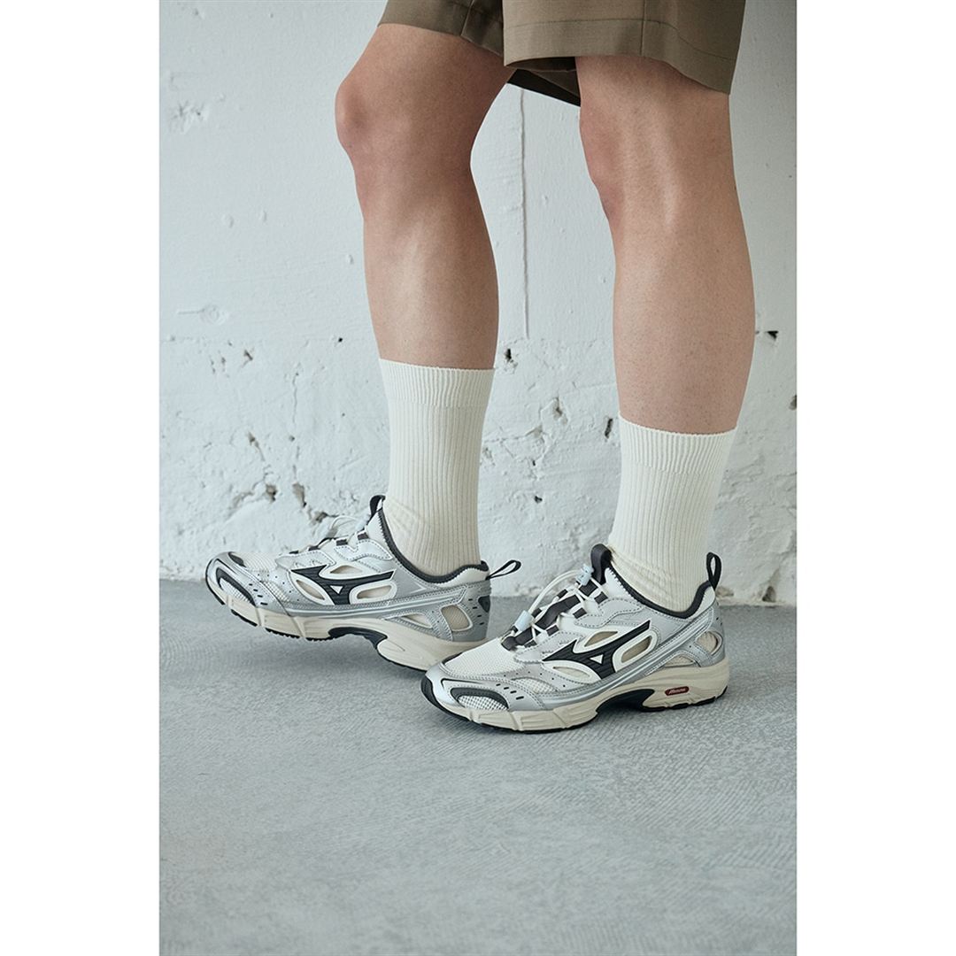 【ミズノ直営限定】MXR SANDAL シルバー×ブラック 30.0