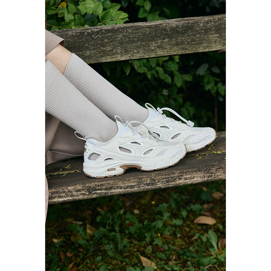 【ミズノ直営限定】MXR SANDAL アイボリー×ホワイト 30.0