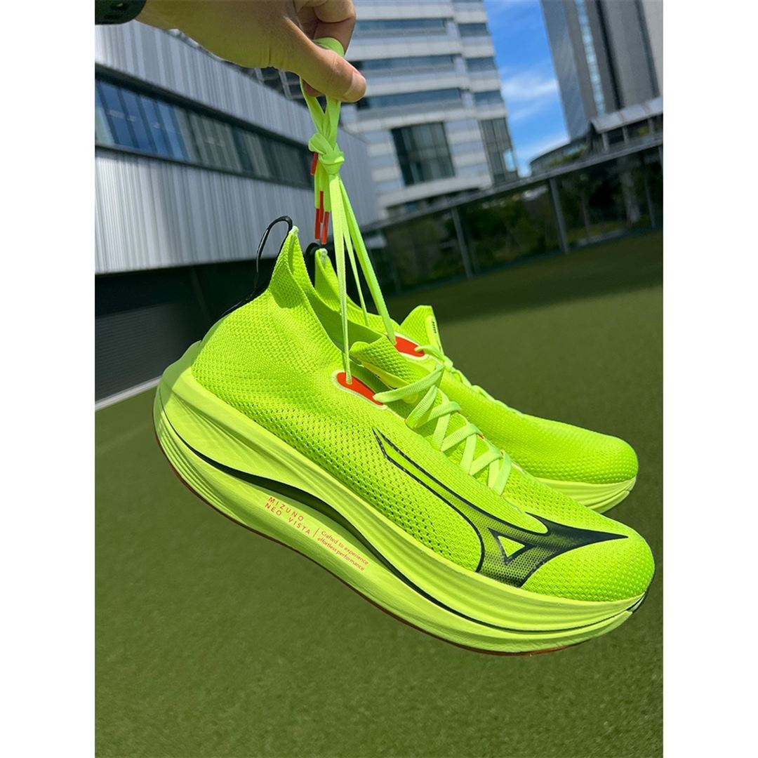 MIZUNO NEO VISTA(スピードワーク／テンポ走) イエローライム×ブラック×レッド 24.0