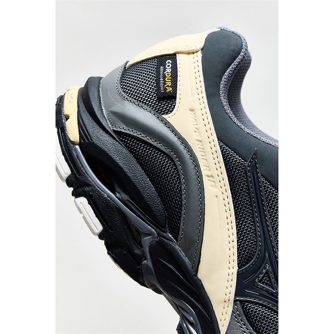 【ミズノ直営店限定】WAVE RIDER 10 CORDURA ブラック×ブラック×ベージュ 30.0