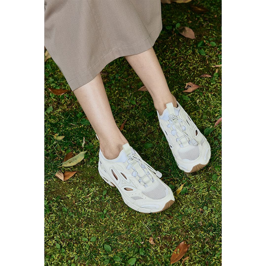 【ミズノ直営限定】MXR SANDAL アイボリー×ホワイト 30.0