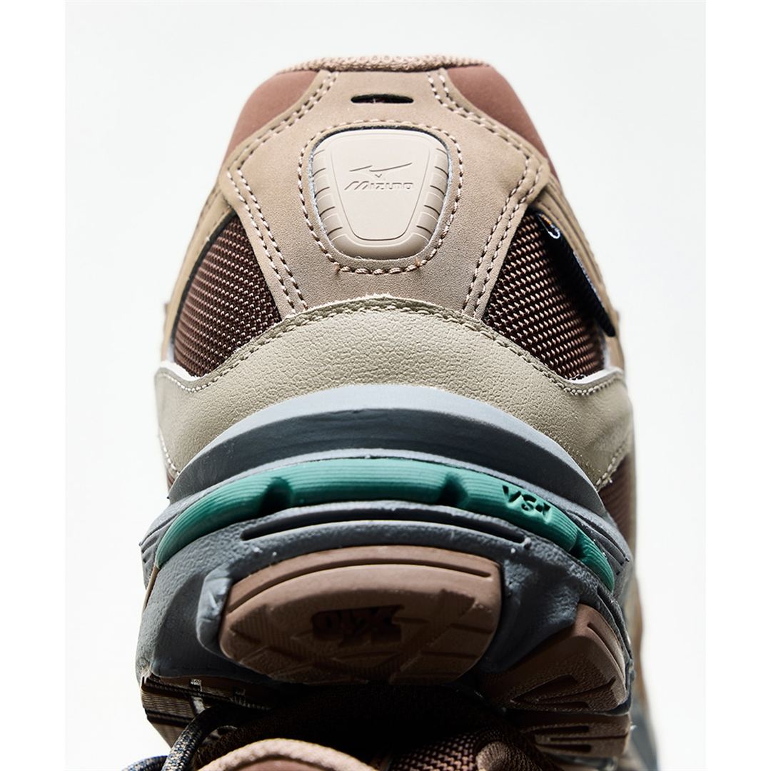 【ミズノ直営店限定】WAVE RIDER 10 CORDURA ブラウン×グレー×ベージュ 30.0