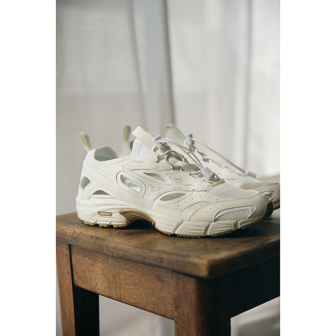 【ミズノ直営限定】MXR SANDAL アイボリー×ホワイト 30.0