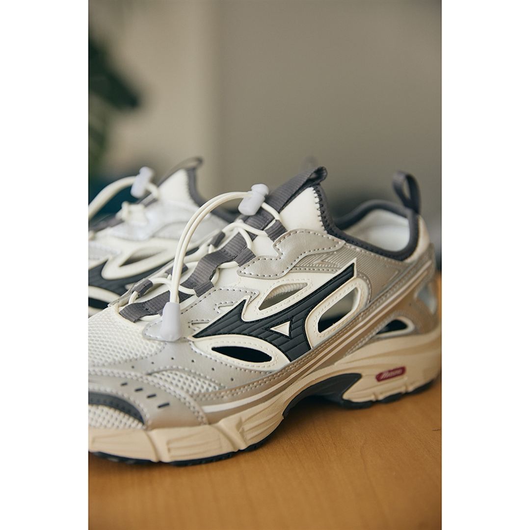 【ミズノ直営限定】MXR SANDAL シルバー×ブラック 30.0