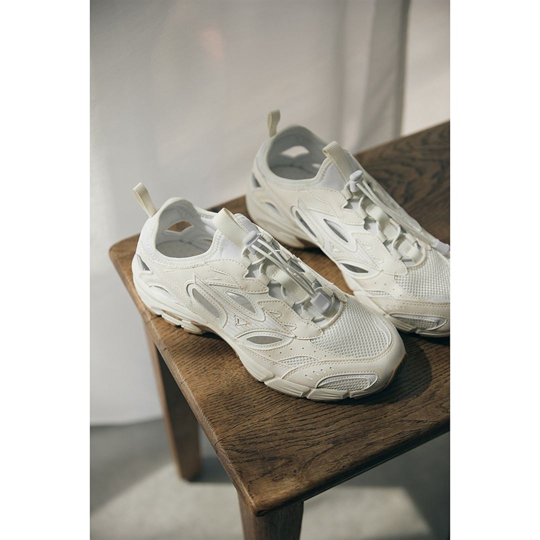 【ミズノ直営限定】MXR SANDAL アイボリー×ホワイト 30.0