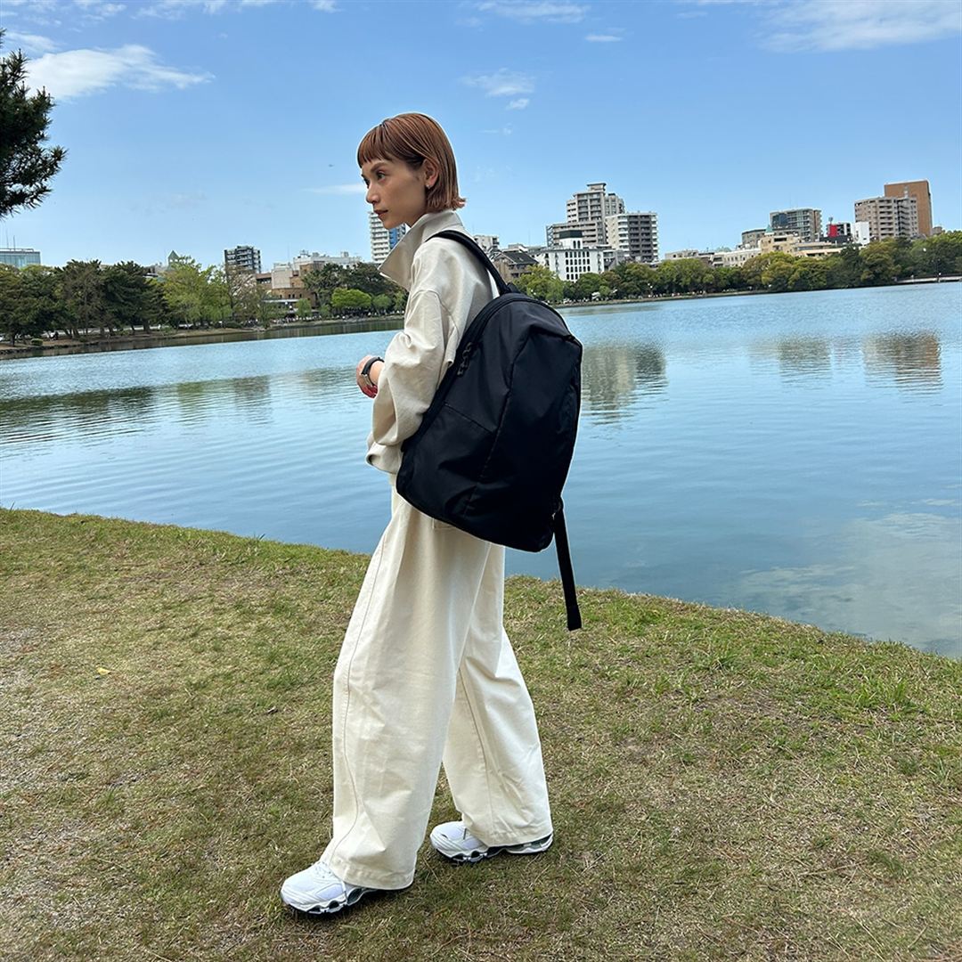 バックパック18L ブラック