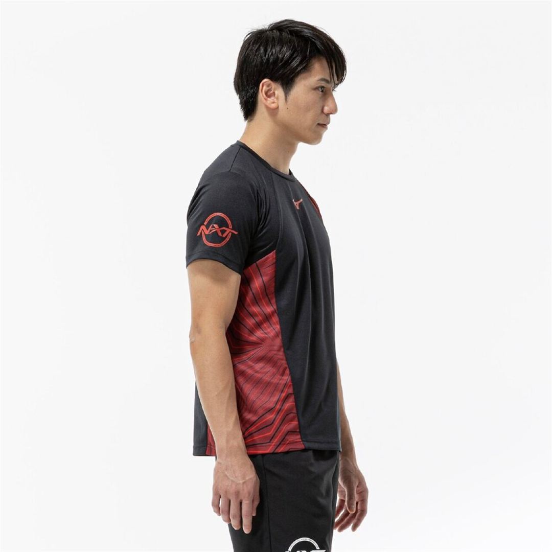 N-XT グラフィックTシャツ ブラック×チャイニーズレッド S