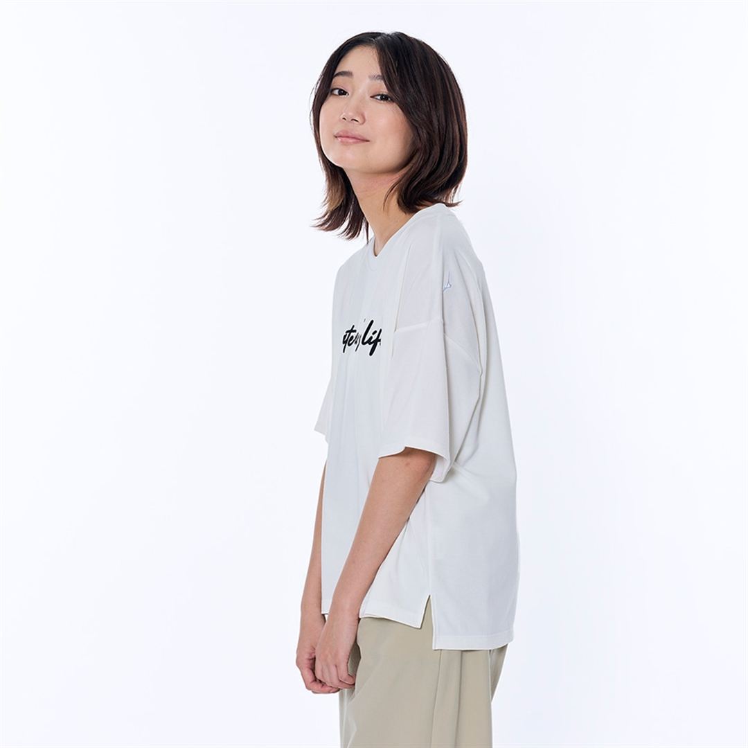 リサイクルポリエステル グラフィックTシャツ マシュマロホワイト S