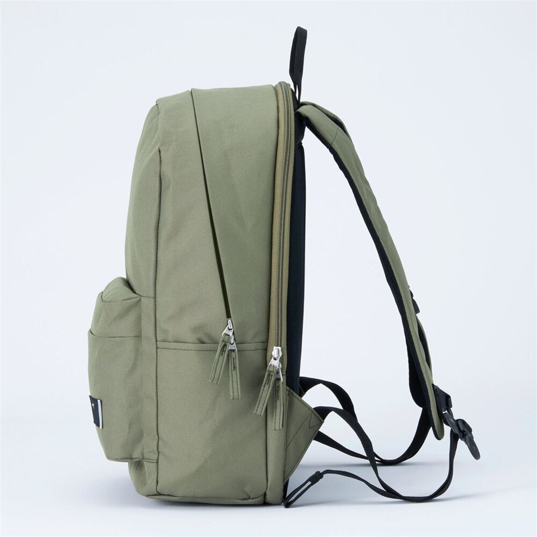 COLOREバックパック22L オリーブ
