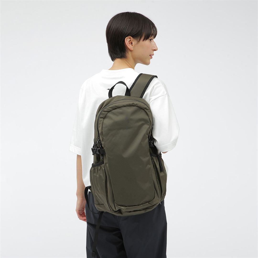 【MARGARET HOWELL】バックパック25L カーキ