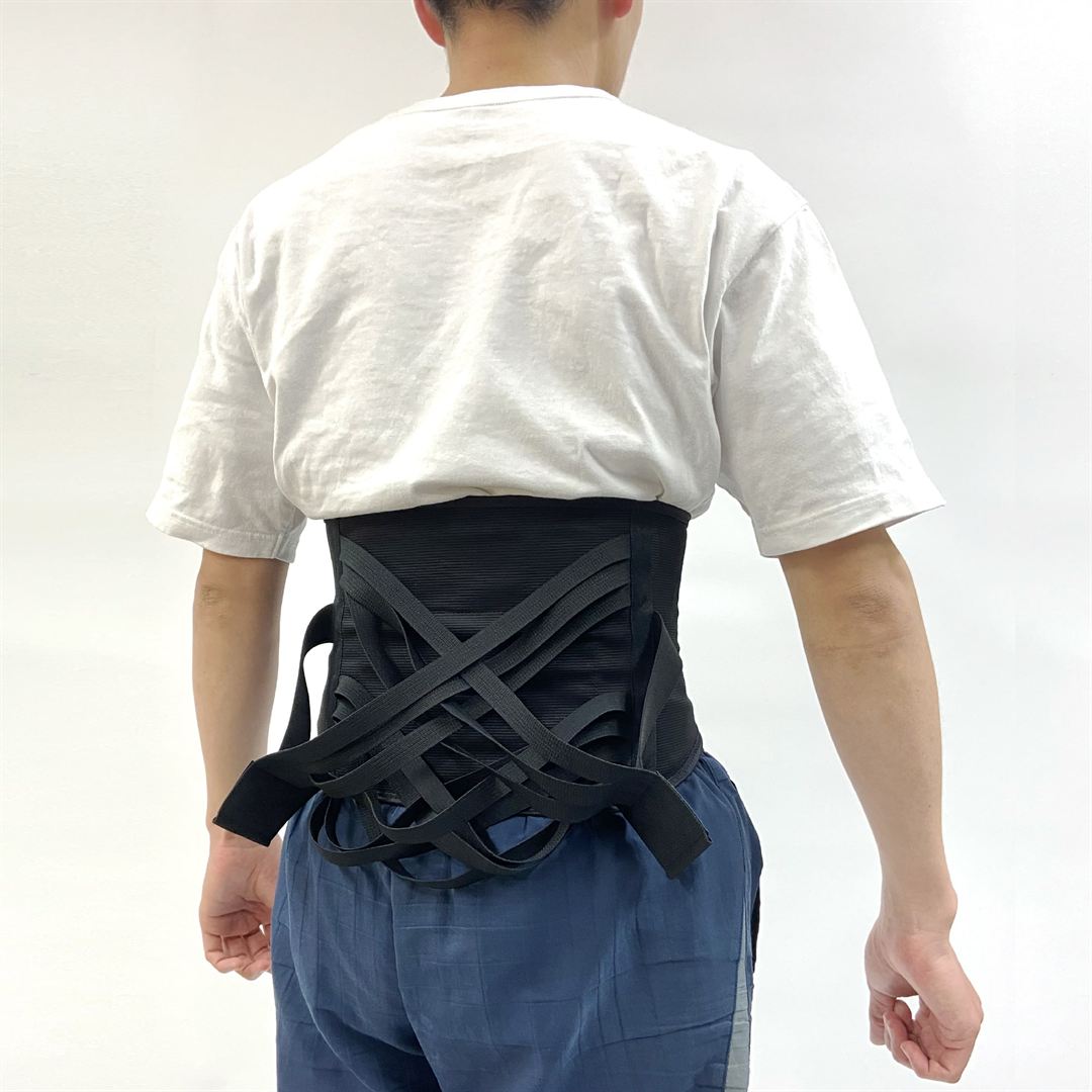 ぐっと締めて支える腰サポーター ブラック S
