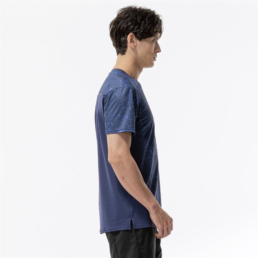 【汗処理／通気】ドライエアロフローグラフィックTシャツ エステートブルー S