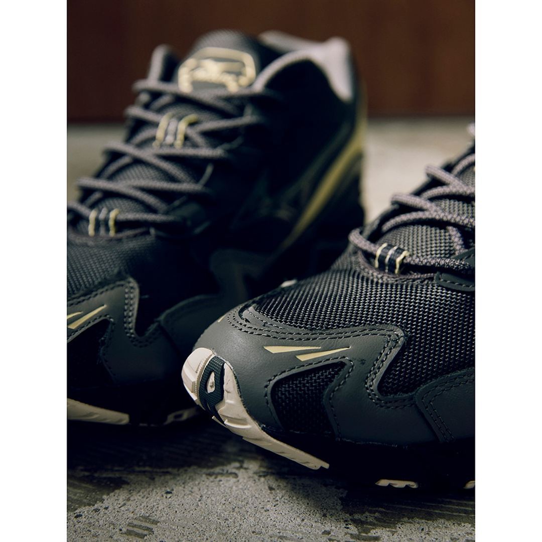【ミズノ直営店限定】WAVE RIDER 10 CORDURA ブラック×ブラック×ベージュ 30.0