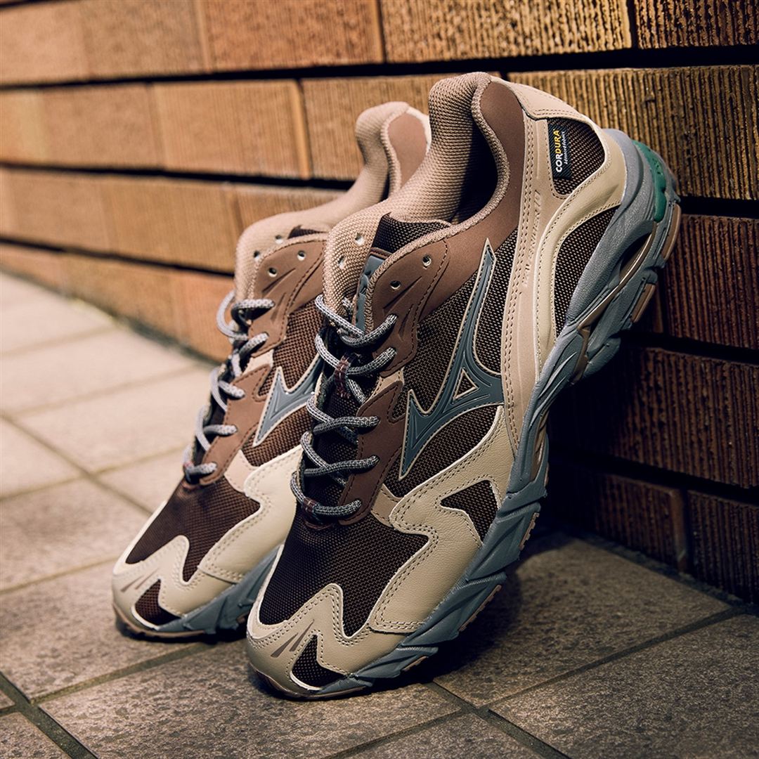 【ミズノ直営店限定】WAVE RIDER 10 CORDURA ブラウン×グレー×ベージュ 30.0