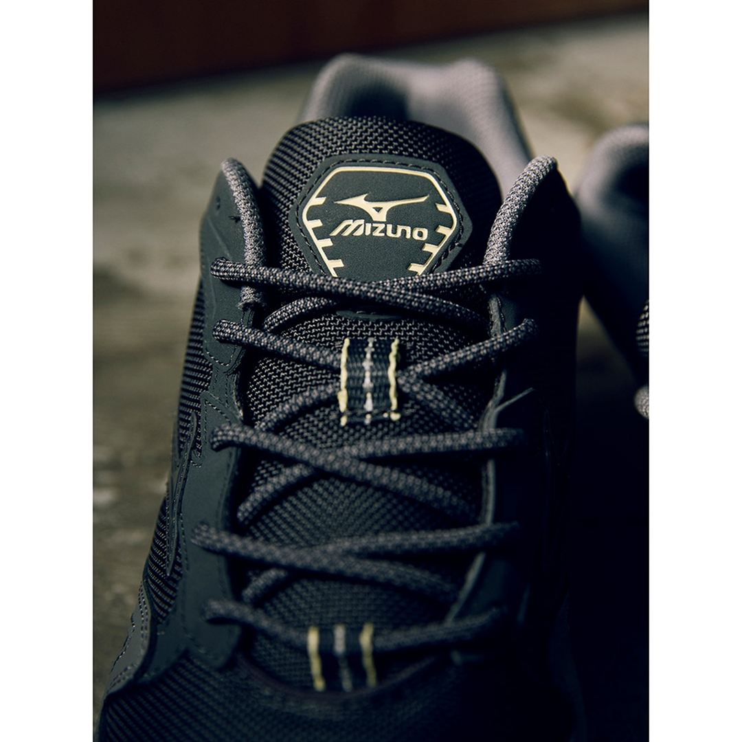 【ミズノ直営店限定】WAVE RIDER 10 CORDURA ブラック×ブラック×ベージュ 30.0