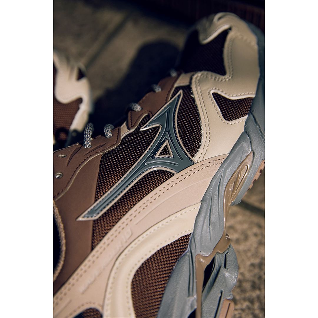 【ミズノ直営店限定】WAVE RIDER 10 CORDURA ブラウン×グレー×ベージュ 30.0