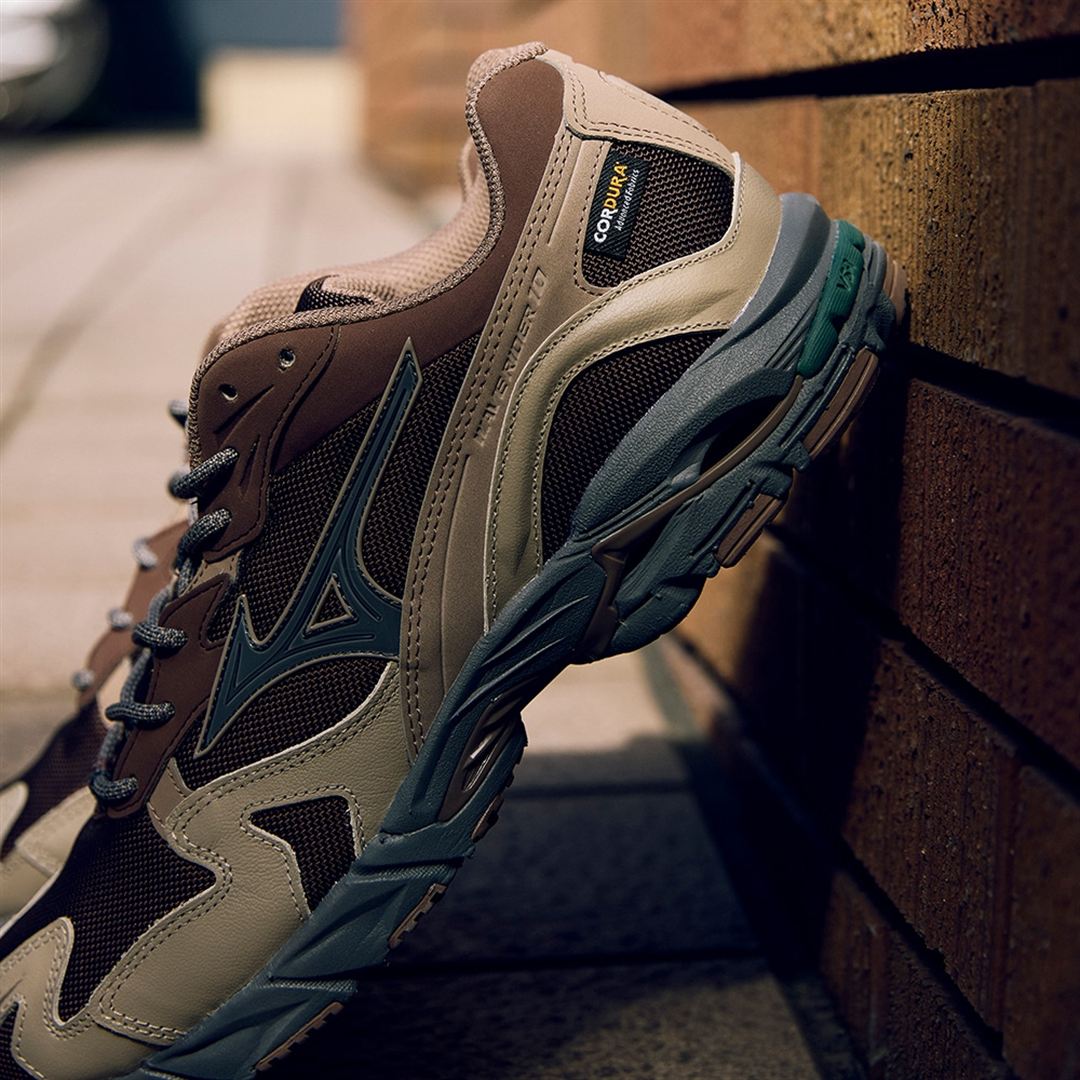 【ミズノ直営店限定】WAVE RIDER 10 CORDURA ブラウン×グレー×ベージュ 30.0