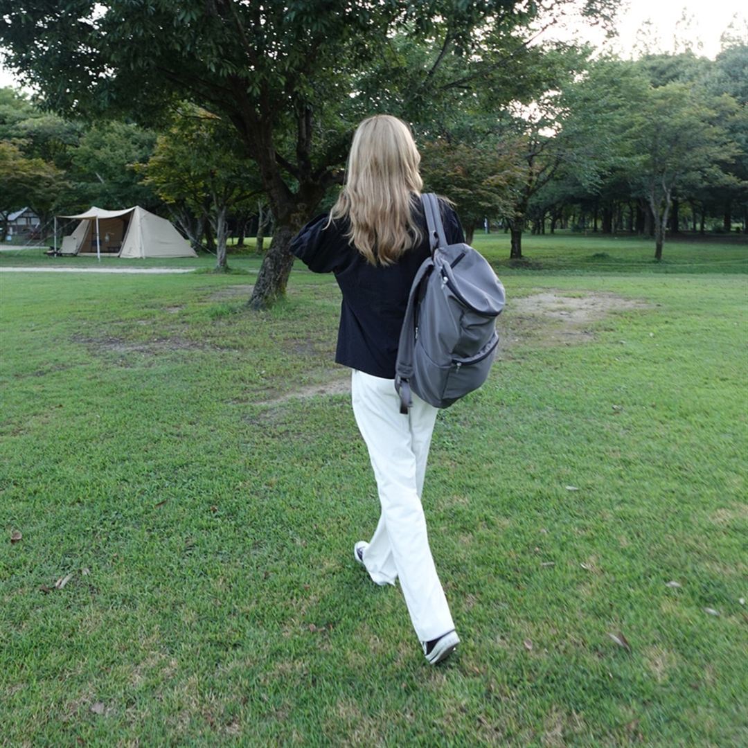バックパック(20L) グレー