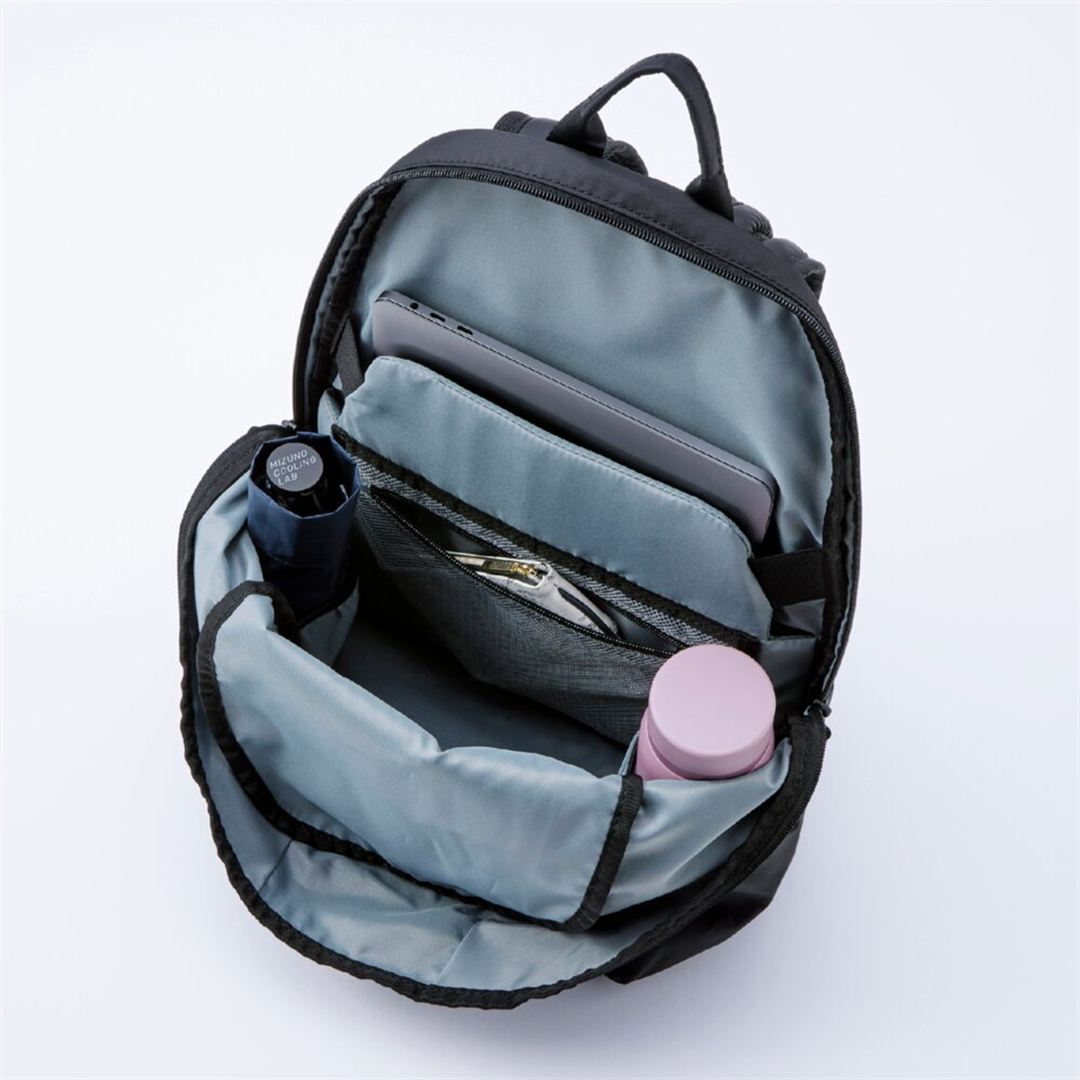 バックパック18L ブラック