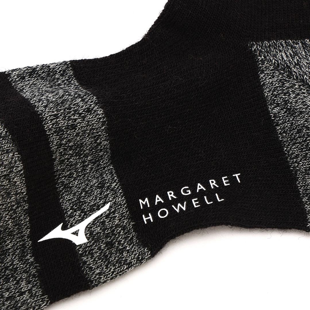 【MARGARET HOWELL／吸湿発熱】ブレスサーモウールソックス ブラック 22-24