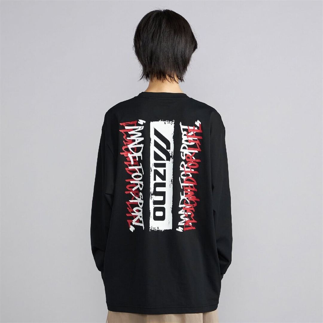 ワードマークバックグラフィックロングスリーブTシャツ ブラック M