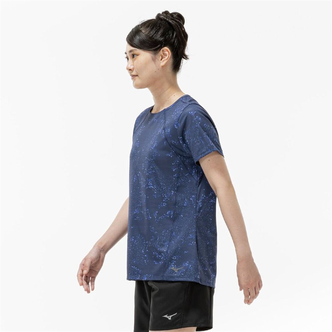 【汗処理／通気】ドライエアロフローグラフィックTシャツ エステートブルー S