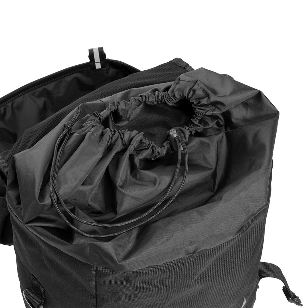 サッカーバックパック(35L) ブラック×ブラック