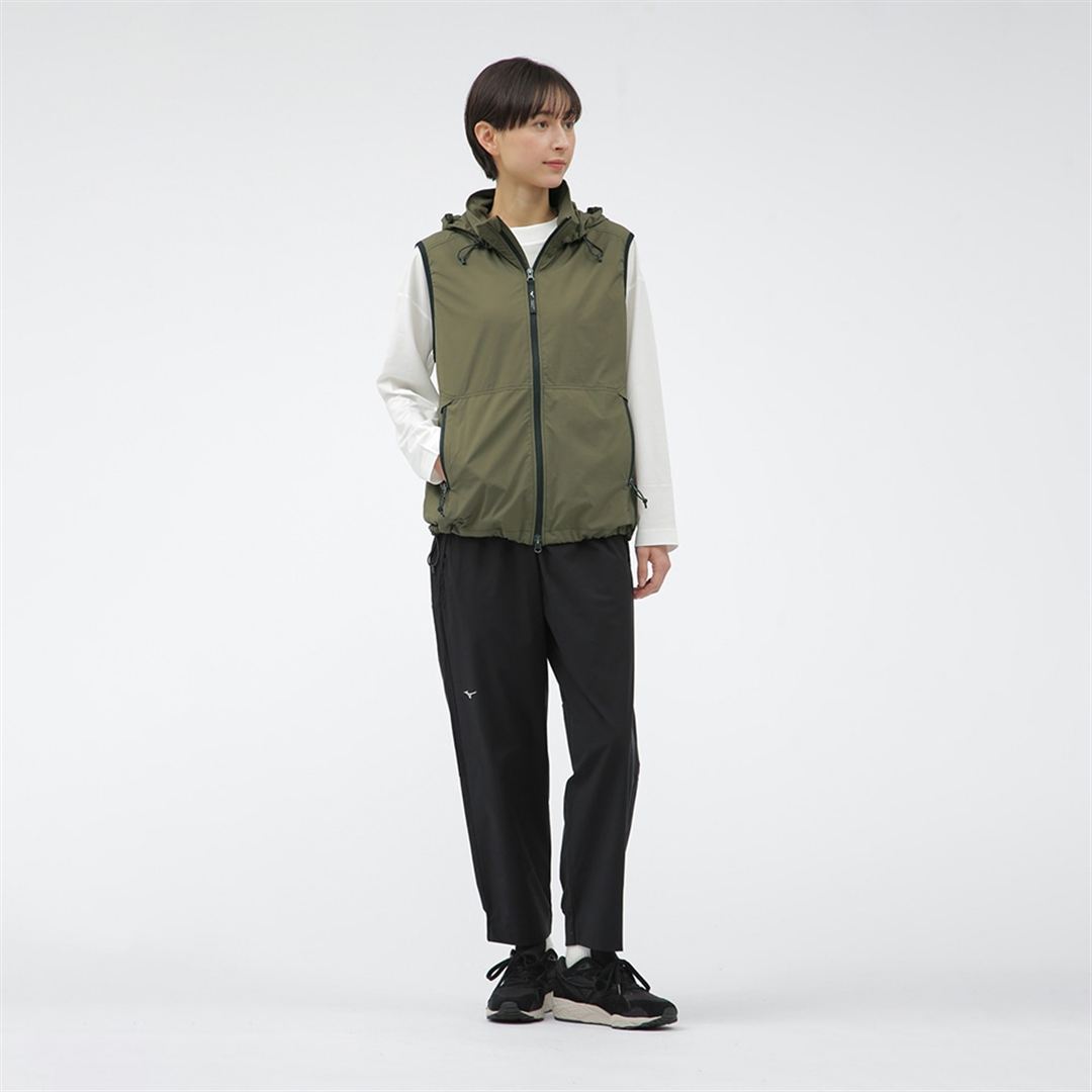 【MARGARET HOWELL】ウォーターリパレントストレッチベスト カーキ XL