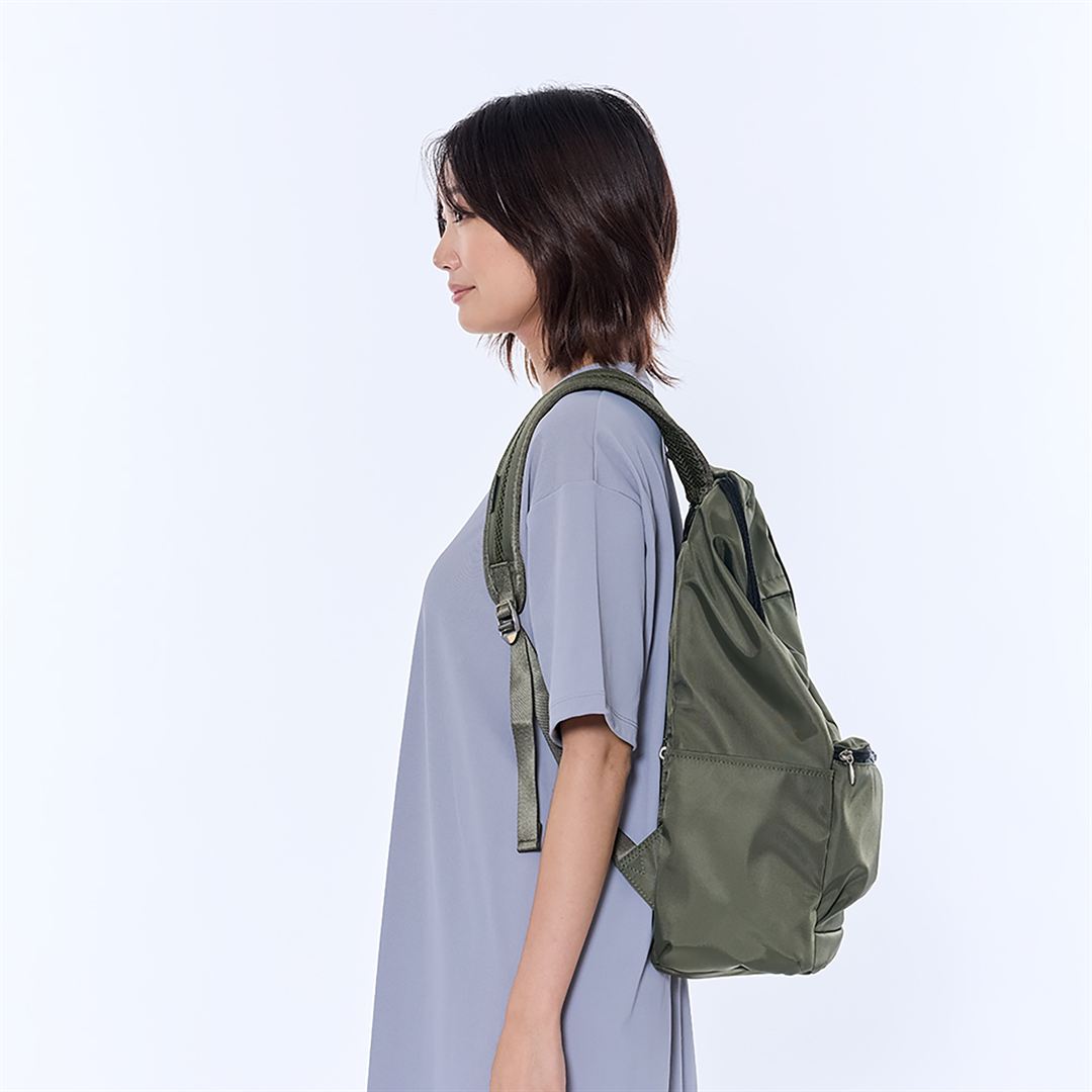 バックパック(20L) カーキ