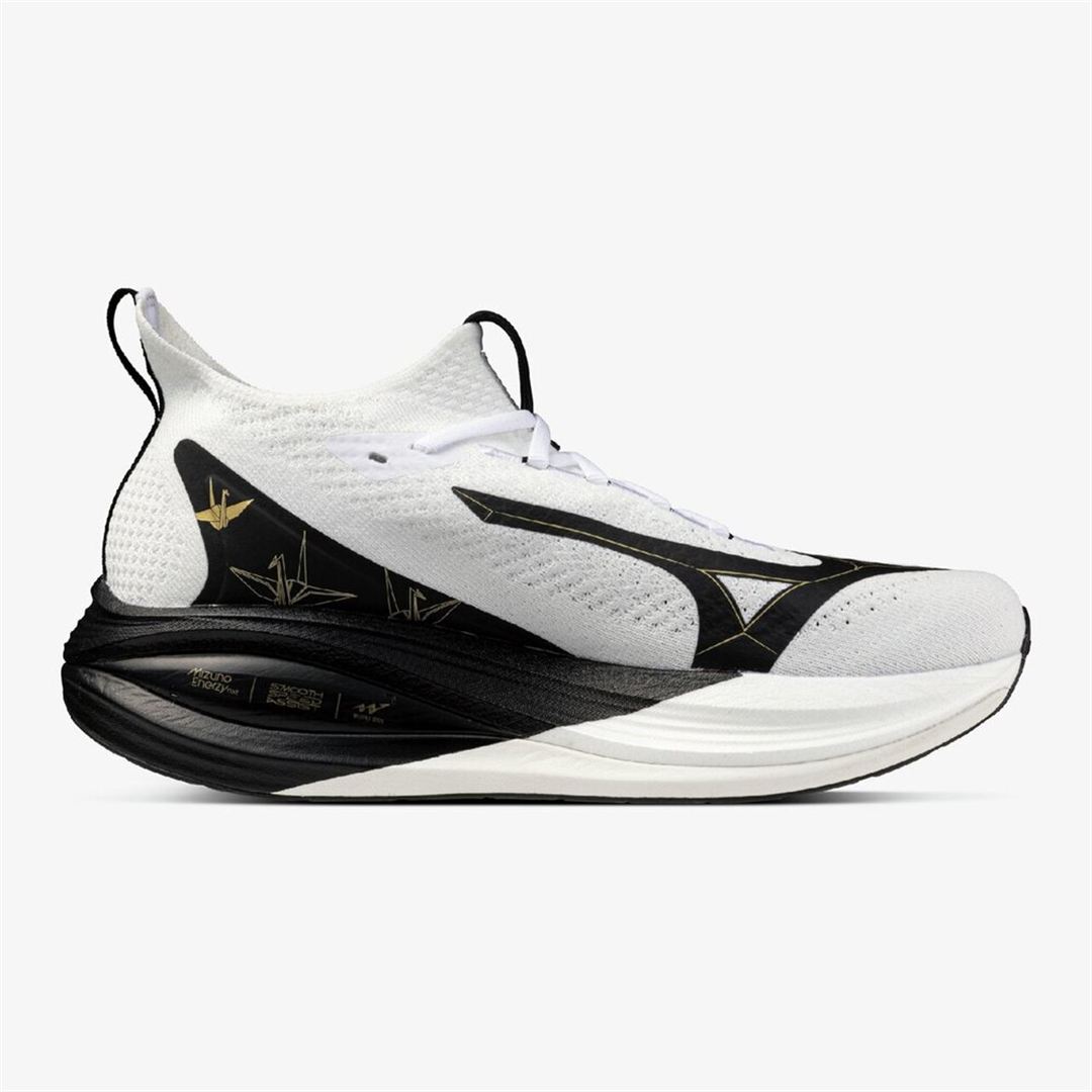 MIZUNO NEO VISTA2(スピードワーク／テンポ走) ホワイト×ゴールド×ブラック 23.0