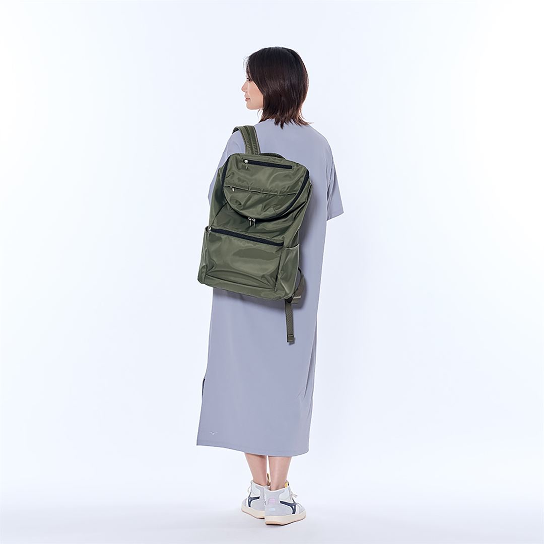 バックパック(20L) カーキ