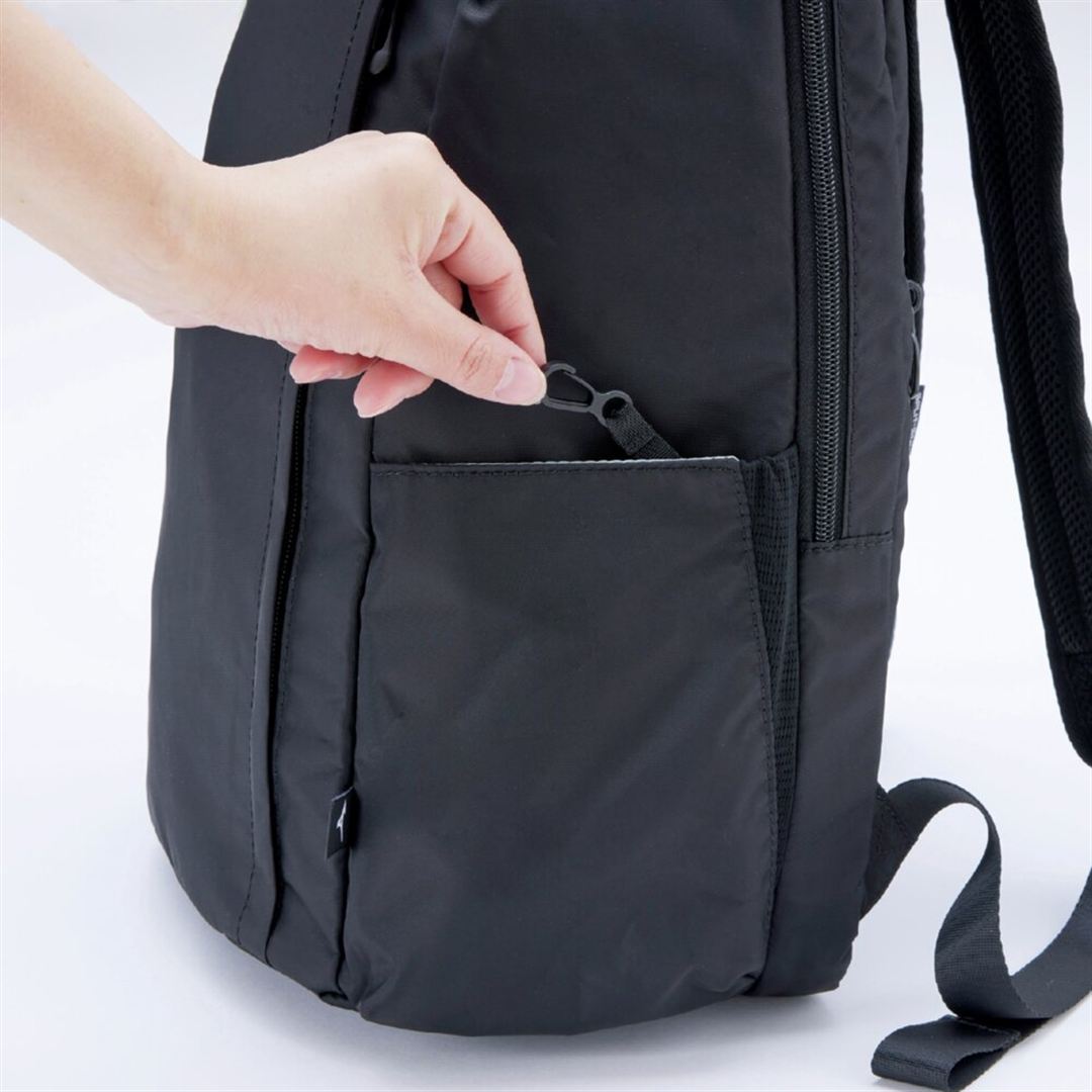 バックパック18L ブラック