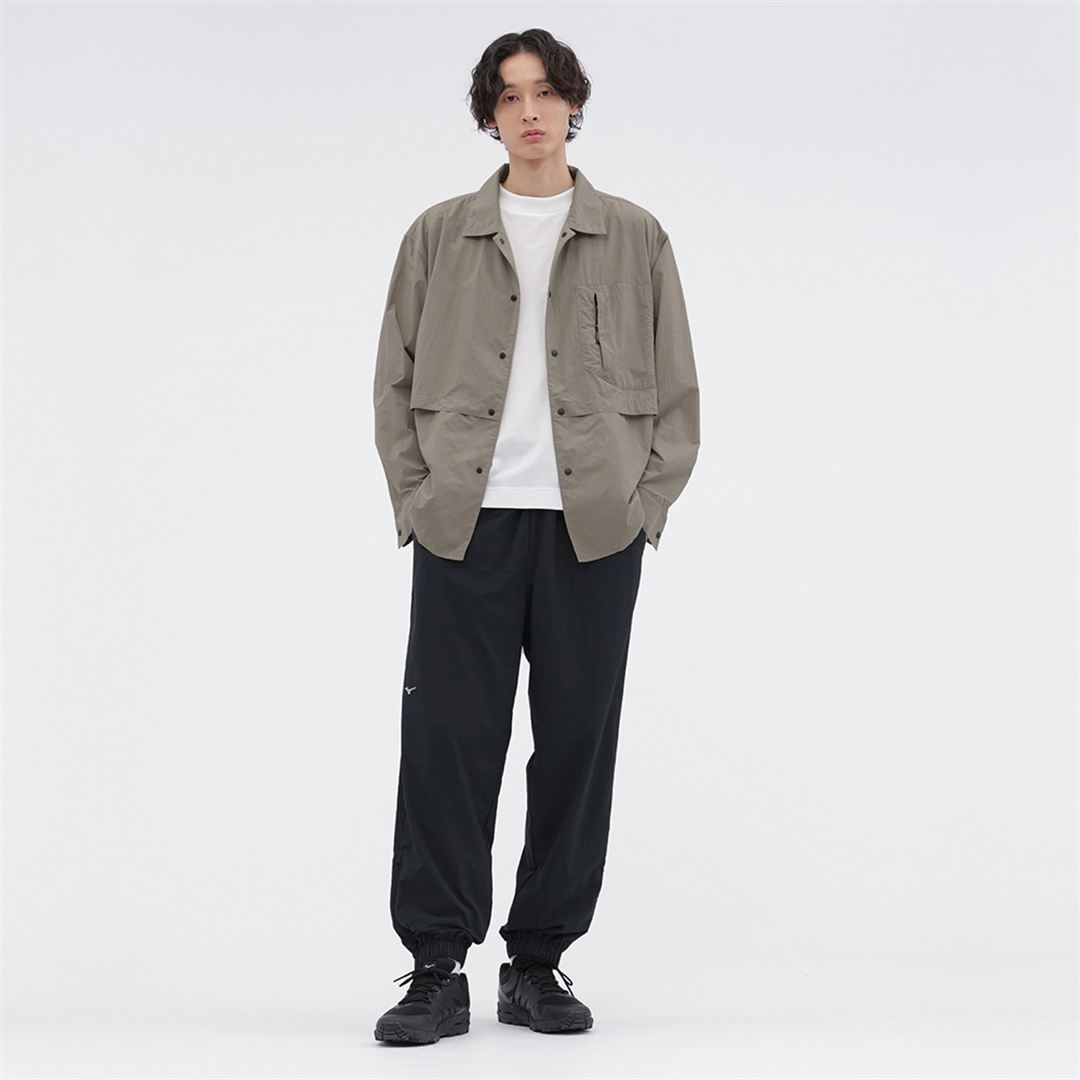 【MARGARET HOWELL】ウォーターリパレントタスランナイロンリップシャツ DK.ストーン L
