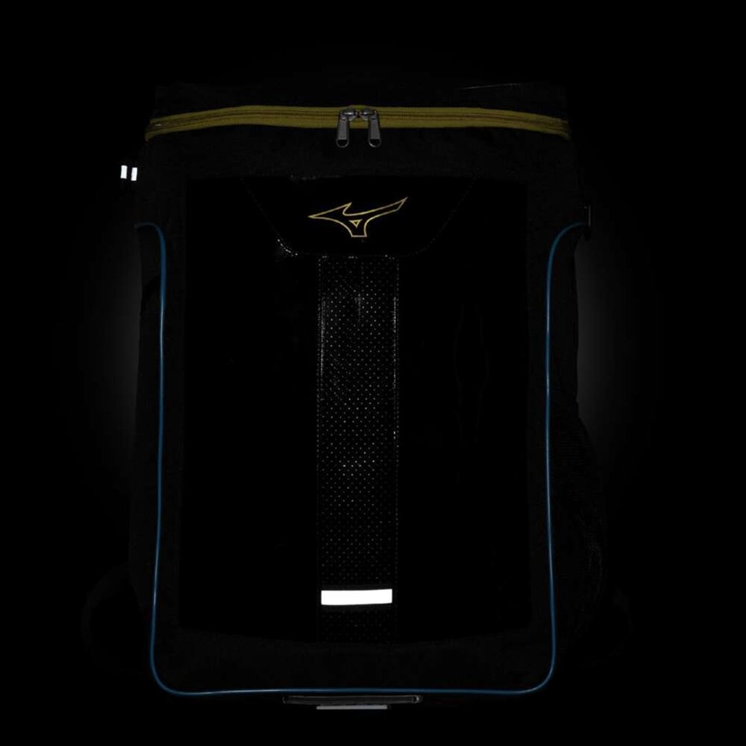 バックパックJr.(28L)限定カラー ブラック×ゴールド