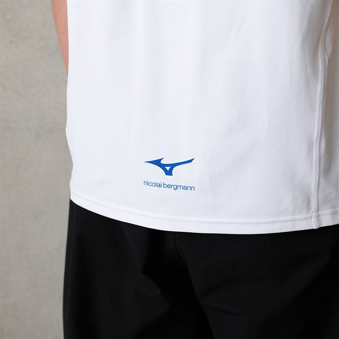 【ニコライ バーグマン】グラフィックTシャツ ホワイト×ブルー S