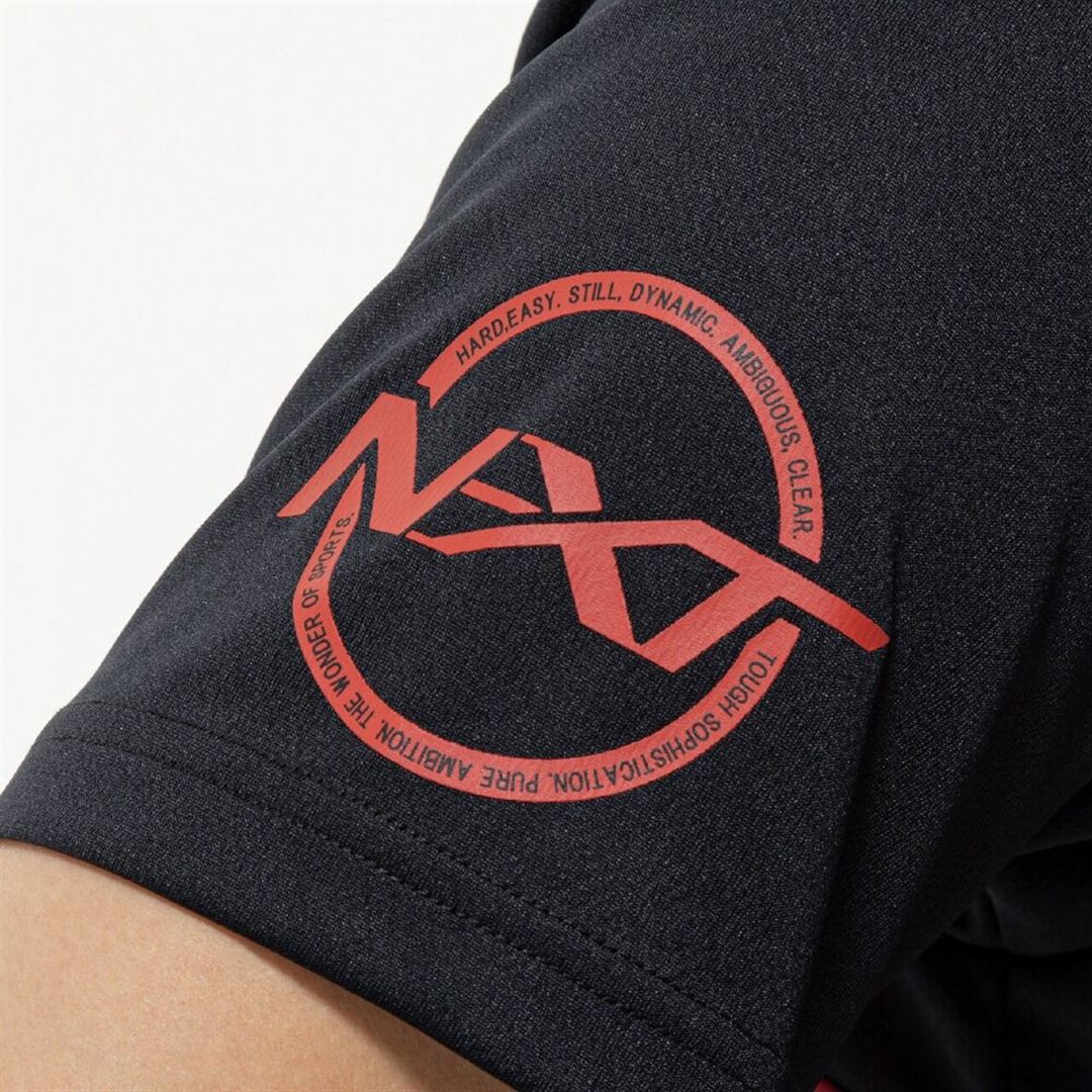 N-XT グラフィックTシャツ ブラック×チャイニーズレッド S