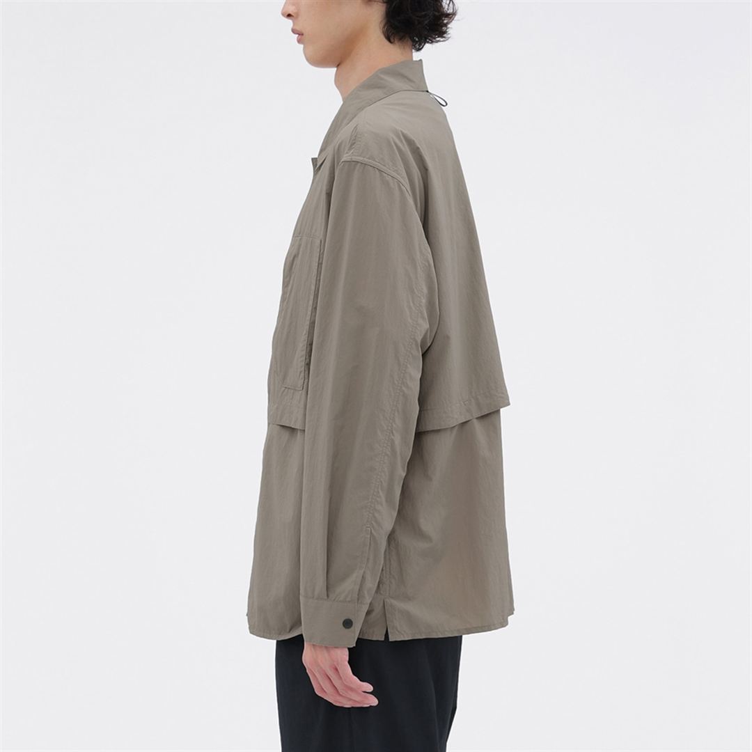 【MARGARET HOWELL】ウォーターリパレントタスランナイロンリップシャツ DK.ストーン L
